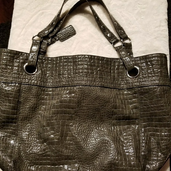 Tote - Picture 4 of 6